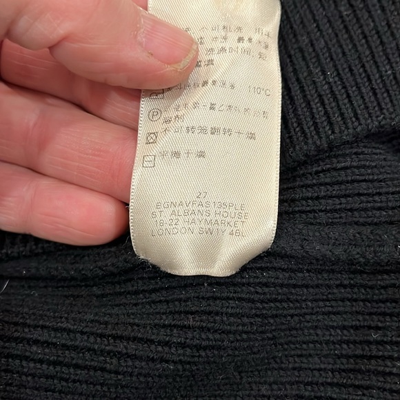 💕🎉 HOST PICzk🎉💕 VGUC vintage Burberry merino wool sweater - Picture 9 of 9